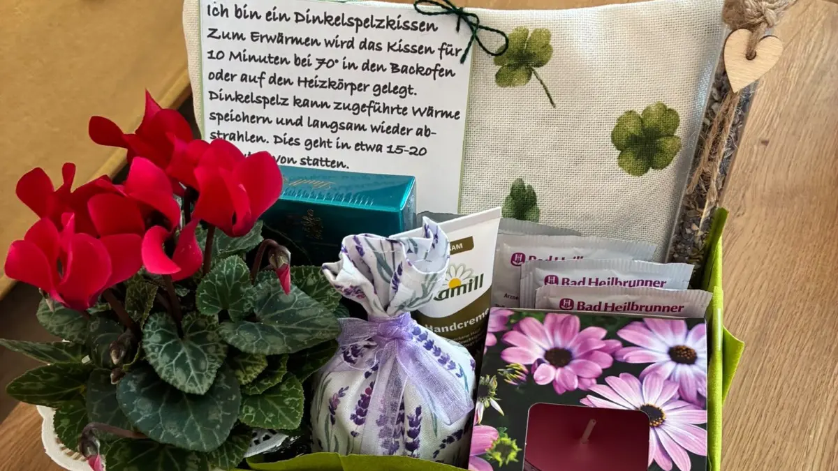 Kleine Aufmerksamkeiten wie diese stellt das Ideenteam des Vereins Bürger helfen Bürgern zusammen.