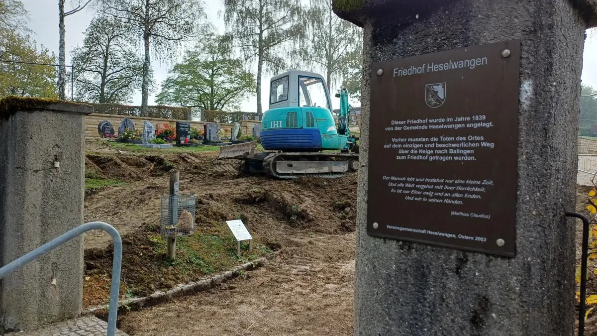 Derzeit werden am Friedhof in Heselwangen Bauarbeiten durchgeführt.