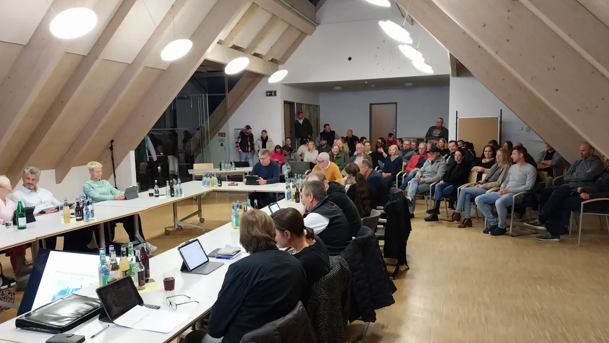 Selten sind die Zuhörerreihen so stark besucht wie in der jüngsten Gemeinderatssitzung in Bitz. Die Bürger sorgen sich um die Sicherheit im Ort.