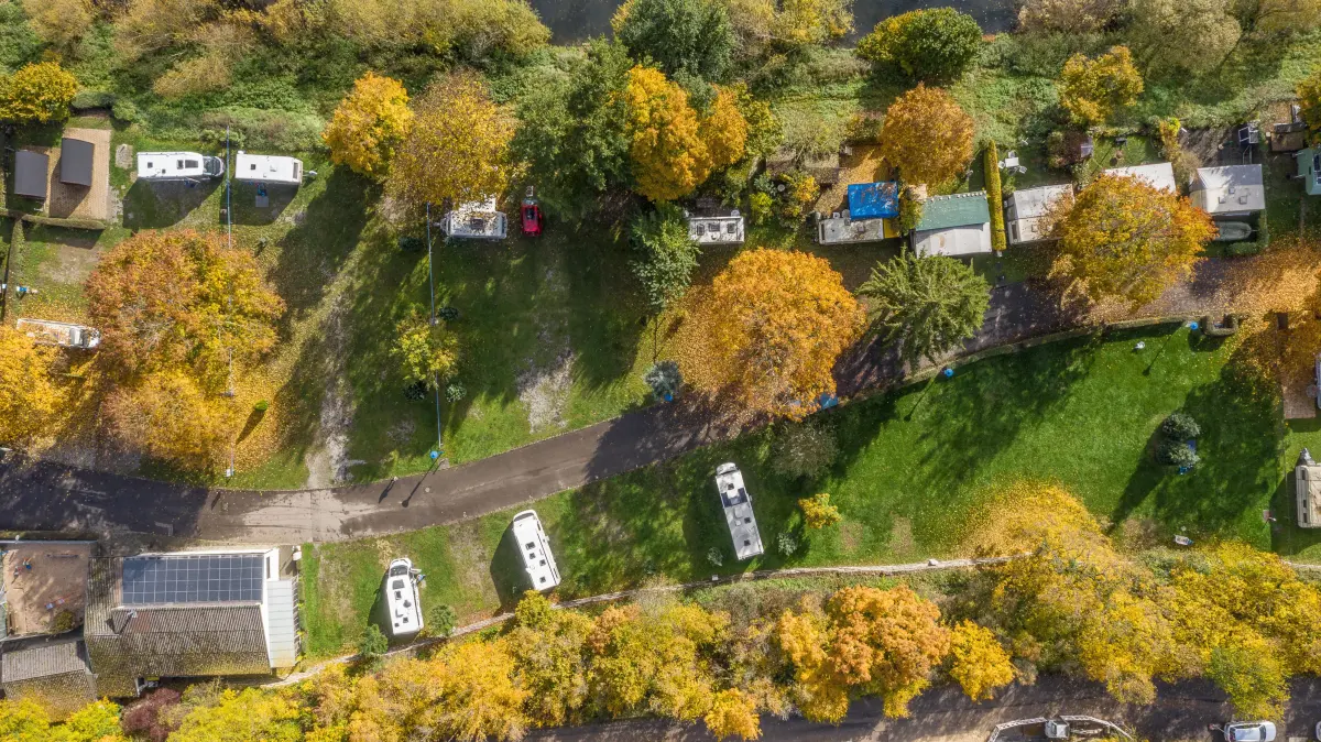 (ohne Überschrift): Vorsicht: Dieses Foto ist möglicherweise nur für den einstigen Verlag Schwäbisches Tagblatt verwendbar. Campingplatz Tübingen mit reicheich freien Stellplätzen
24.10.20 Bild: Ulrich Metz