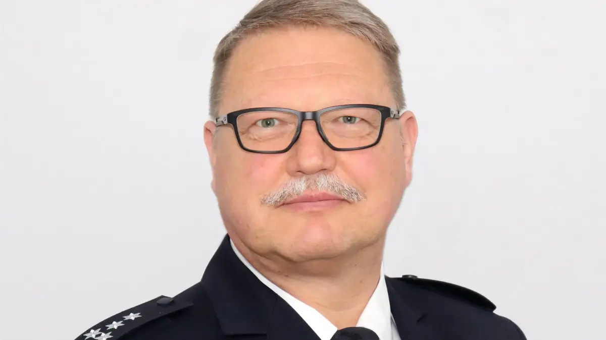 Revierleiter Hans Usenbenz stellte den Kriminalitätsbericht für das Jahr 2025 im Gomaringer Gemeinderat vor.