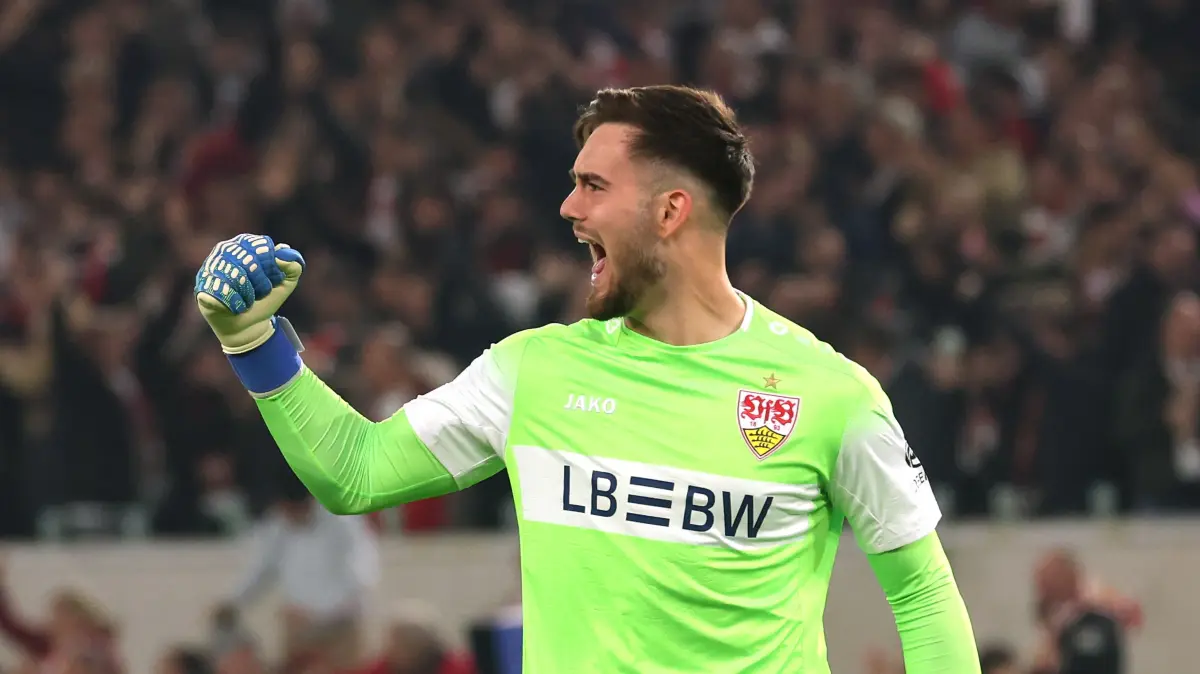 Fußball Champions League VfB Stuttgart vs. Atletico Madrid: BAU // Stuttgart , Fußball UEFA Champions League VfB Stuttgart vs. Atletico Madrid , Dennis Seimen (VfB) jubelt und ballt die Faust