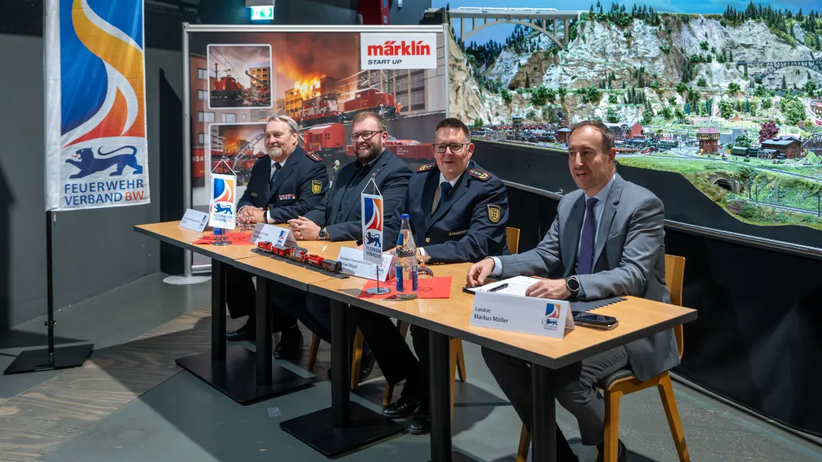 GP, Märklineum: Pressegespräch Kreisfeuerwehrverband, Bevölkerungsschutz, Bilanz Arbeit Landesregierung... mit Landrat, OB Maier...