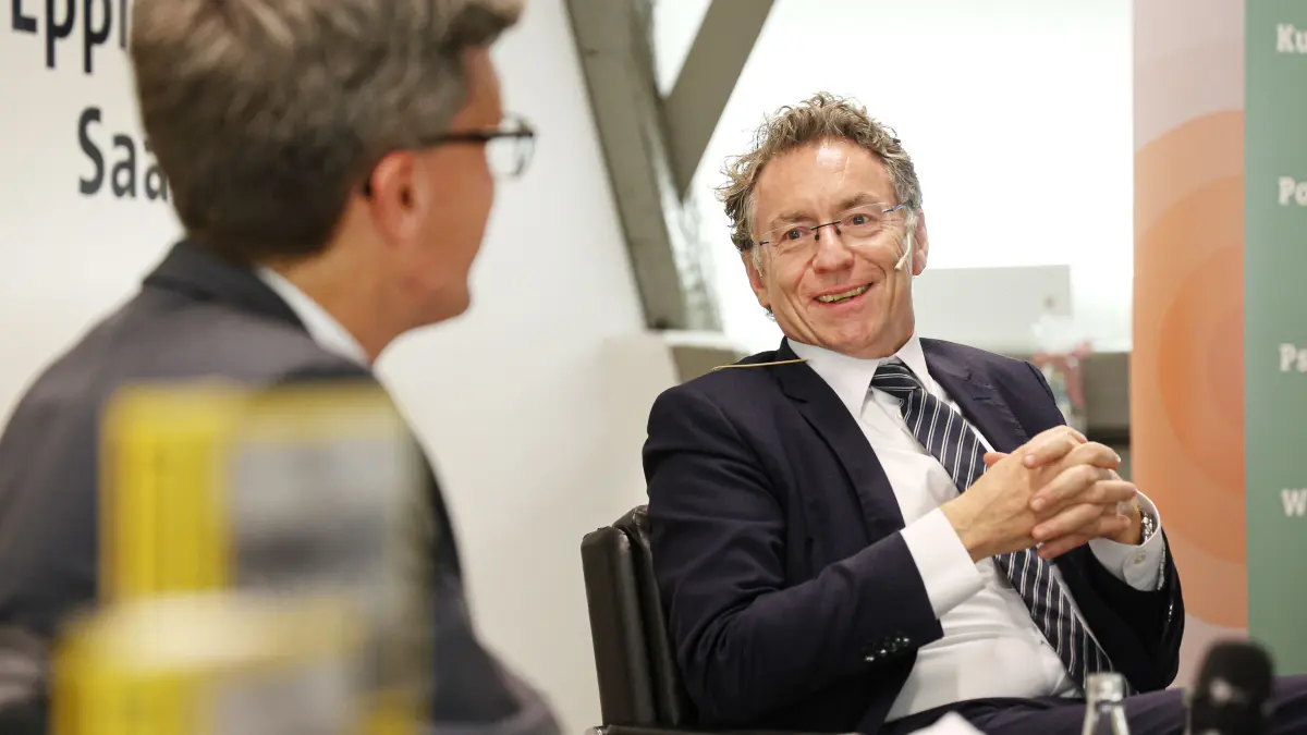 Professor Dr. Christoph Safferling, Vortrag, Volkshochschule Schwäbisch Hall, Völkerrecht, VHS-Geschäftsführer Tobias Würth
