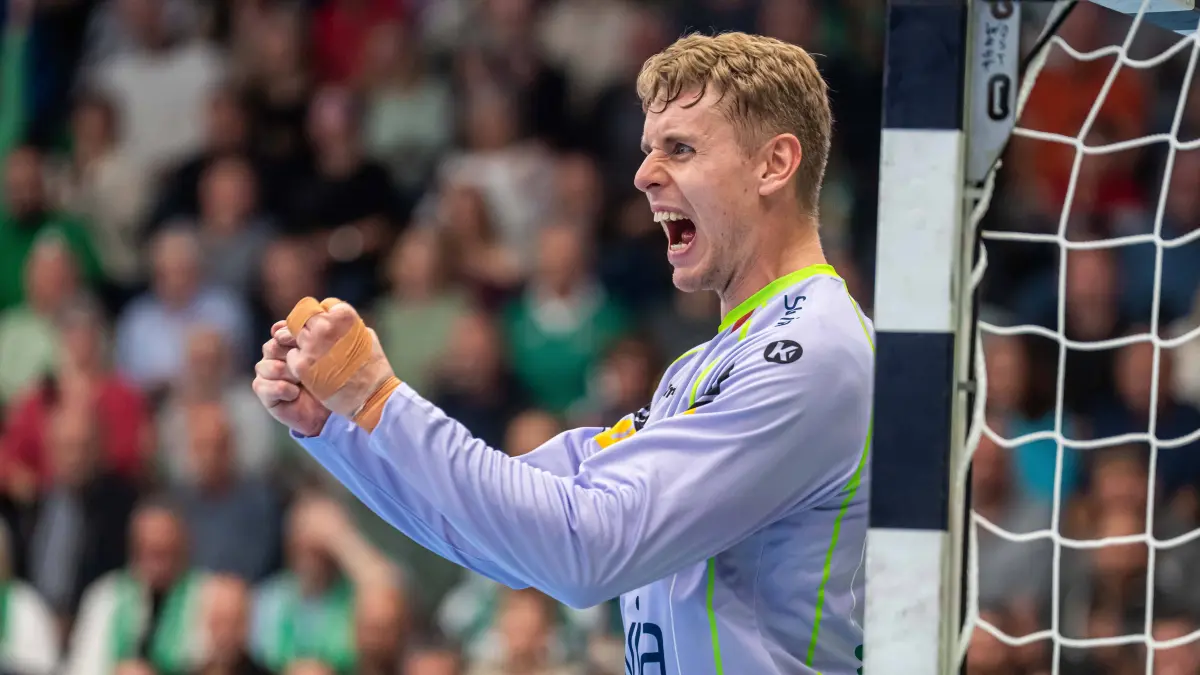 Frisch Auf Goeppingen vs. ThSV Eisenach, Handball, 1. Bundesliga, Herren, Spielzeit 2026/2027, 23.10.2026: Kristian Saeveras Frisch Auf Goeppingen, 12 jubelt nach einer Parade, Frisch Auf Goeppingen vs. ThSV Eisenach, Handball, 1. Bundesliga, Herren, Spielzeit 2026/2027, 23.10.2026, Frisch Auf Goeppingen vs. ThSV Eisenach, Handball, 1. Bundesliga, Herren, Spielzeit 2026/2027, 23.10.2026 Goeppingen *** Kristian Saeveras of Frisch Auf Goeppingen, No. 12, celebrates after a save Frisch Auf Goeppingen vs. ThSV Eisenach, Handball, 1st Bundesliga, Men s, 20262027 season, October 23, 2026, Frisch Auf Goeppingen vs. ThSV Eisenach, Handball, 1st Bundesliga, Men, 20262027 season, October 23, 2026, Goeppingen Copyright: xEibner-Pressefoto/MichaelxSchmidx EP_MST