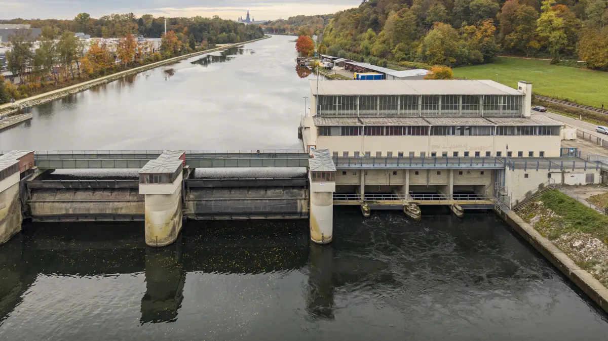 Wenig Wasser in der Donau: Was bedeutet das für die Stadt, die Stromerzeugung, die Lebewesen im Fluss?