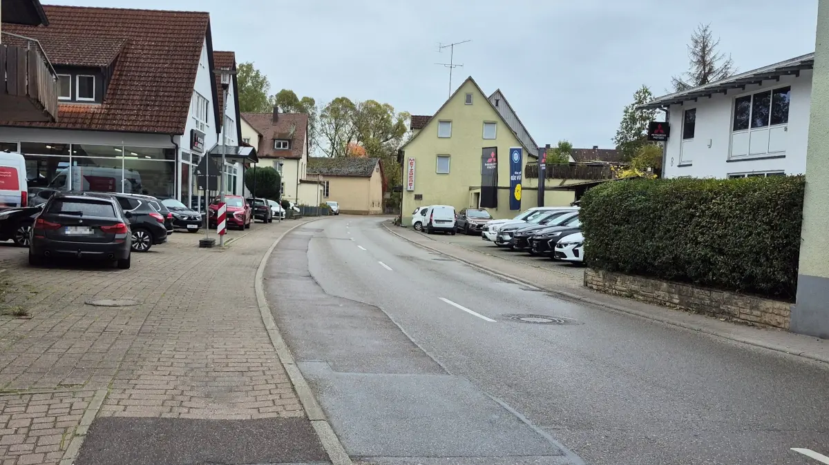 Der Kanal im Bereich der Mühlstraße in Bühlertann muss erneuert werden. Dafür hat die Gemeinde im Haushaltsplan 2027 75.000 Euro eingeplant.