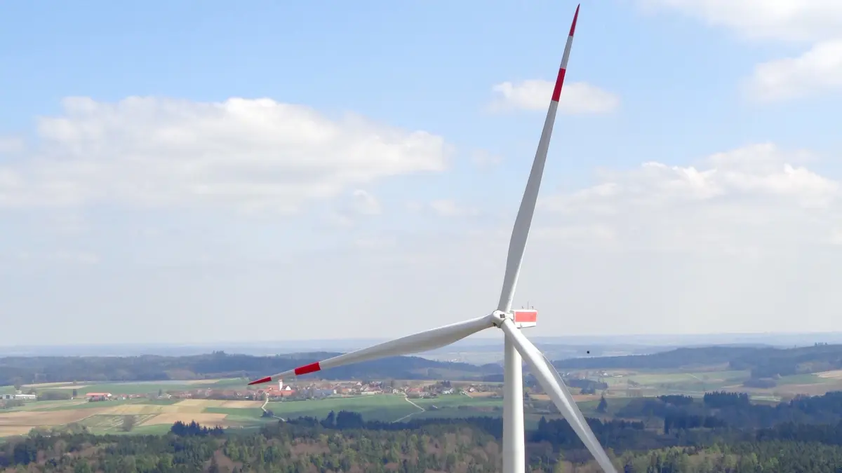 Mehr als 200 Meter hoch müssen die Windräder schon sein, die bei Neu-Ulm/Steinheim errichtet werden sollen. Sonst wäre die Windausbeute zu gering.