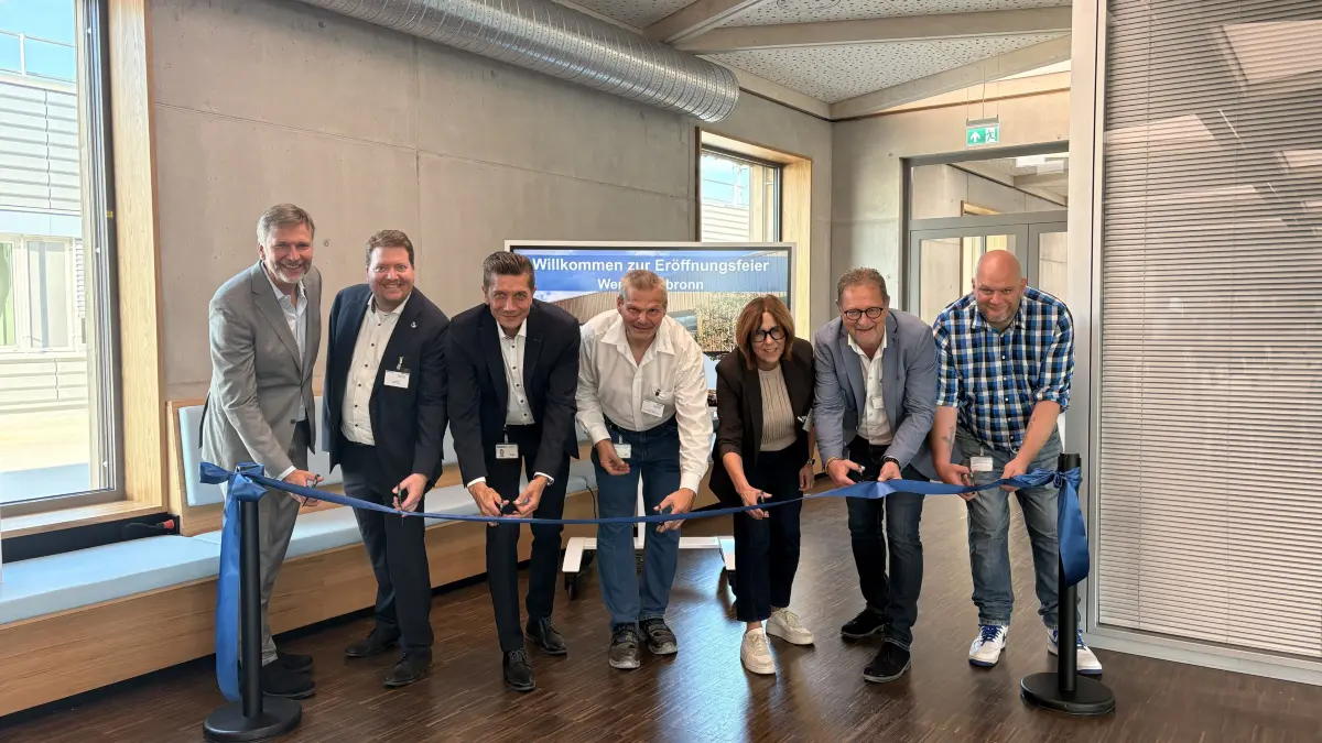 Eröffnung Werk Gerabronn nach Umbau durch Georg Stawowy (CEO Bürkert), Jonas Mauch (Bürgermeister Gerabronn), Marc Steffen Dahlheimer (Geschäftsführer der deutschen Werke, Bürkert), Carsten Böcking (Projektleiter Bau, Bürkert), Tina Waldmann (Architektin, Kraft + Kraft Architekten), Martin Wolfarth (Factory Manager Gerabronn, Bürkert), Denis Heckman (Vorsitzender Betriebsrat Gerabronn, Bürkert)