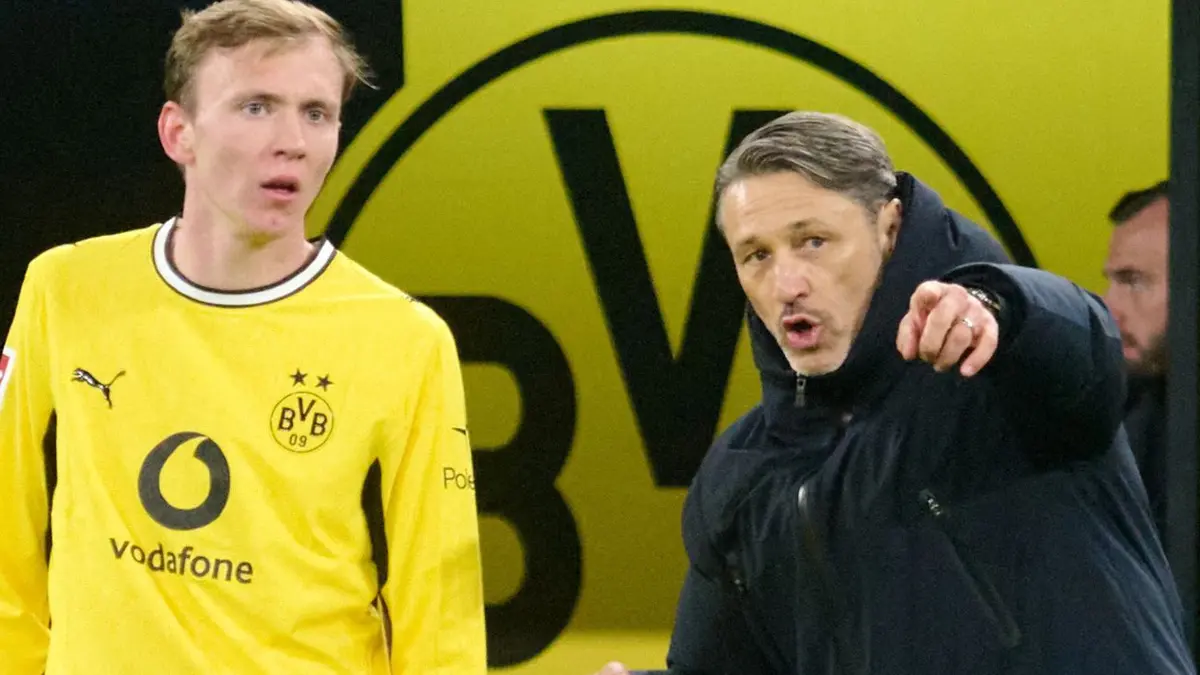 Borussia Dortmund - Eintracht Frankfurt: 24.10.2026, Nordrhein-Westfalen, Dortmund: Fußball, Männer, Bundesliga, Borussia Dortmund - Eintracht Frankfurt, 7. Spieltag, Signal Iduna Park. Trainer Niko Kovac (r, Borussia Dortmund) gibt Maximilian Beier (Borussia Dortmund) Anweisungen. Foto: Bernd Thissen/dpa +++ dpa-Bildfunk +++
