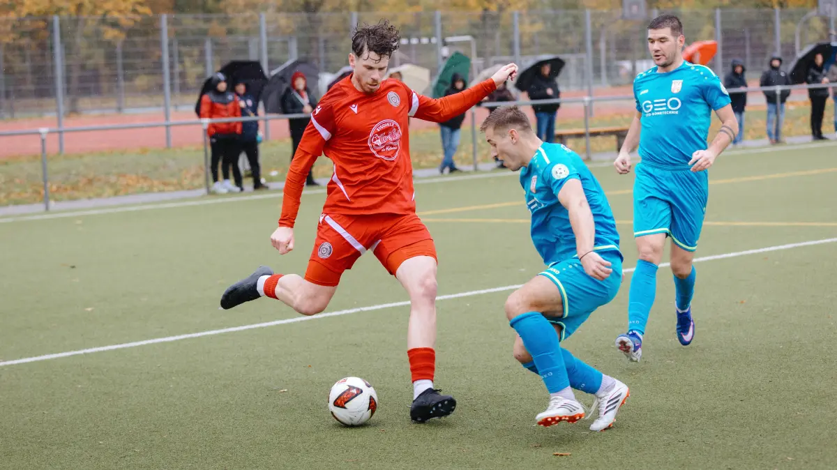 Fußball, Bezirksliga: Das waren die Spiele am Wochenende, Fotoauftrag: FC Srbija Ulm gegen SGM Aufheim/Holzschwang in Wiblingen