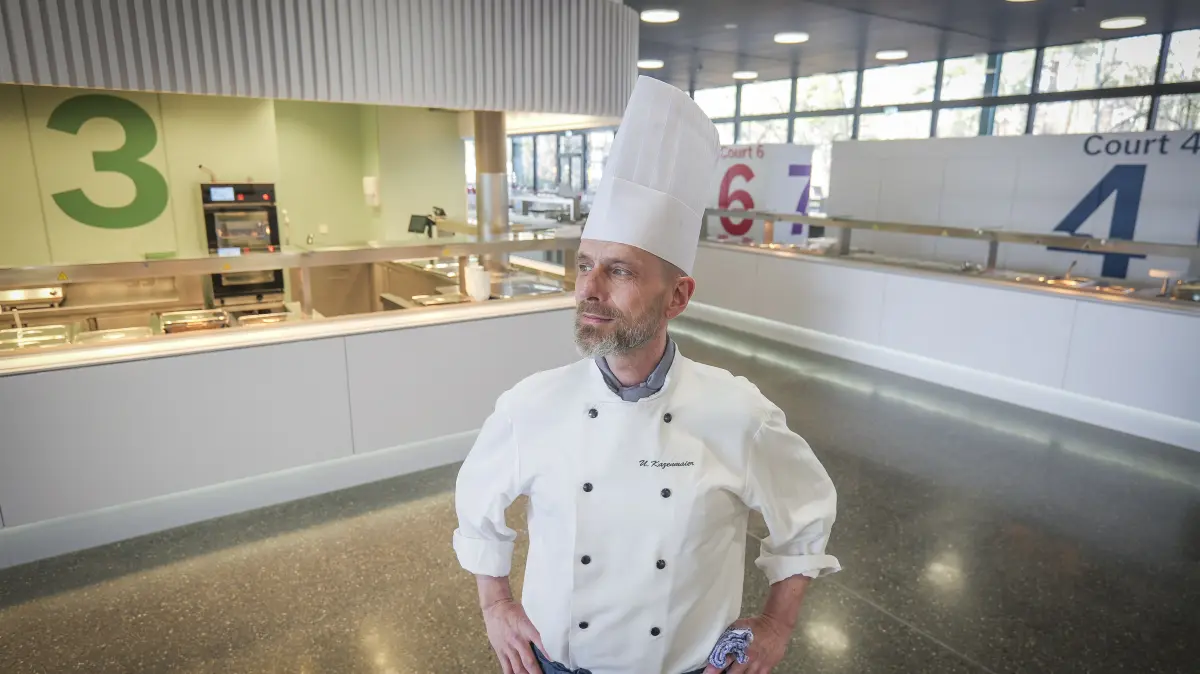 Gerlingen - krebskranke Uwe Kazenmaier ist Küchenchef in der Kantine bei Bosch Bosch-Zentrale auf der Schillerhöhe