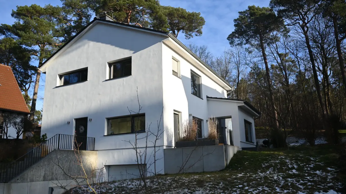 Haus in Rangsdorf: ARCHIV - 14.01.2025, Brandenburg, Rangsdorf: In der Brandenburger Gemeinde Rangsdorf droht der Zwangsabriss eines Hauses. (zu dpa: «Hausdrama in Rangsdorf endet: «Akten zu, neues Kapitel auf»») Foto: David Hammersen/dpa +++ dpa-Bildfunk +++