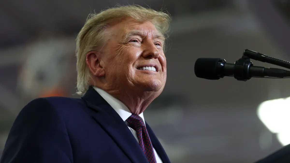 President Trump Holds Midterm Rally In Ohio: CHILLICOTHE, OHIO - OCTOBER 28: U.S. President Donald Trump speaks on stage during a campaign rally at the Shoemaker Center at Ohio University on October 28, 2026 in Chillicothe, Ohio. President Trump is rallying support for Republican candidates in Ohio ahead of the midterm elections. Kevin Dietsch/Getty Images/AFP (Photo by Kevin Dietsch / GETTY IMAGES NORTH AMERICA / Getty Images via AFP)