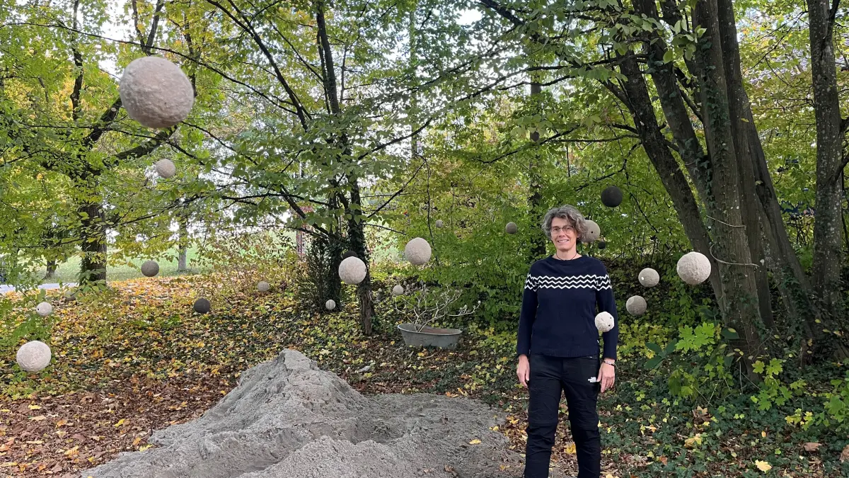Hannah Smitmans in ihrem Ausstellungsareal.