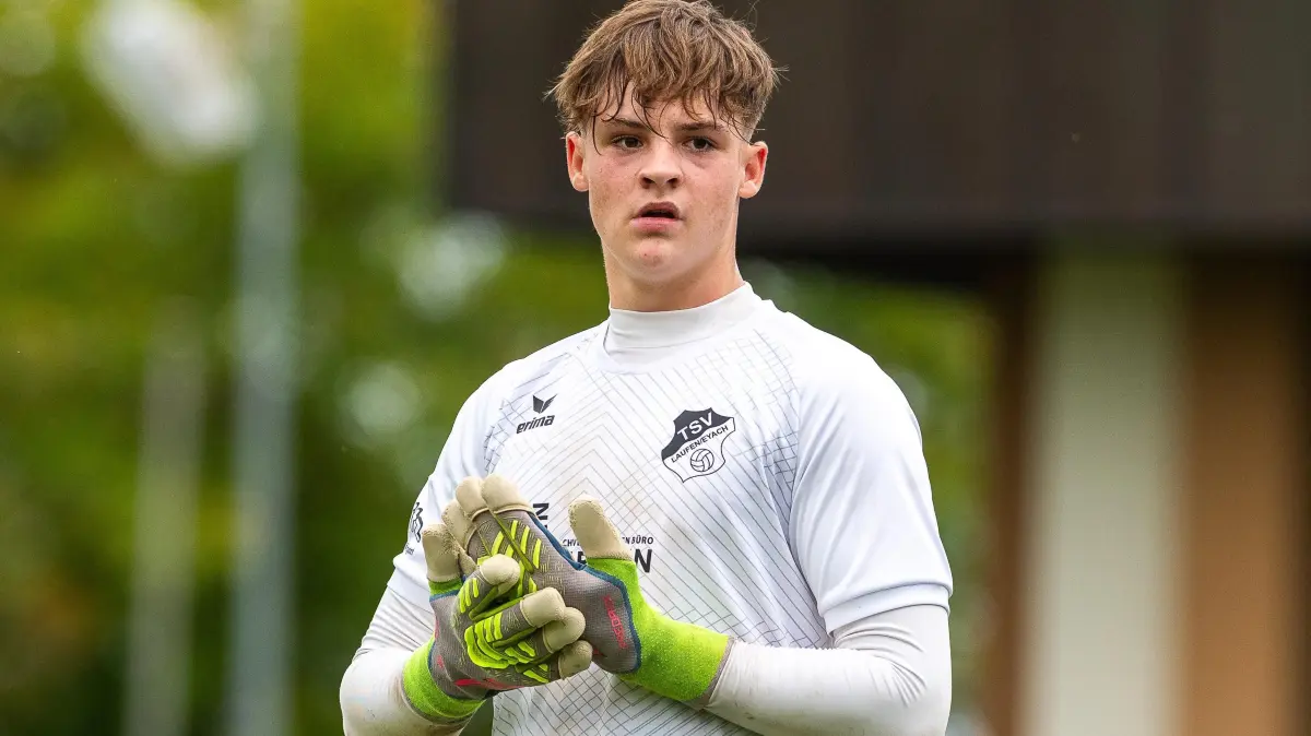 Tim Conzelmann, Schlussmann des TSV Laufen/Eyach, gastiert am Donnerstag (29.10) mit seinem Team in der Fußball-Kreisliga A2 beim TSV Benzingen.