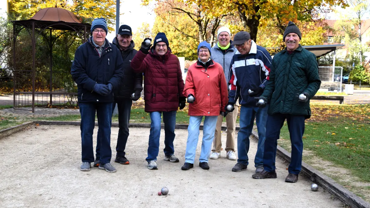 ist derzeit die einzige Frau in der Münsinger Boule-Gruppe. Immer dienstags und donnerstags trifft sich der harte Kern. Neue Kugelwerfer sind willkommen.