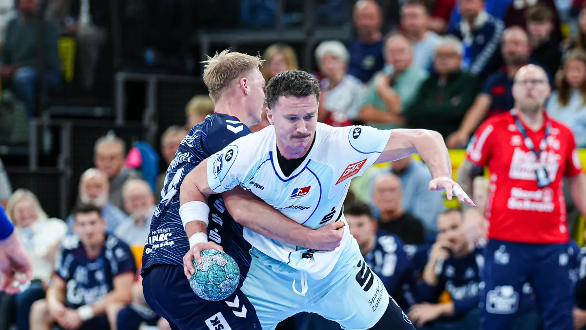 GER, SG Flensburg-Handewitt vs. HBW Balingen-Weilstetten, Handball, 1. Bundesliga, Spieltag 11, Saison 2026/2027, 29.10.2026: Emil Bergholt (SG Flensburg-Handewitt, #14), Mex Raguse (HBW Balingen-Weilstetten, #06)
GER, SG Flensburg-Handewitt vs. HBW Balingen-Weilstetten, Handball, 1. Bundesliga, Spieltag 11, Saison 2026/2027, 29.10.2026
Foto: Eibner-Pressefoto/Marcel von Fehrn