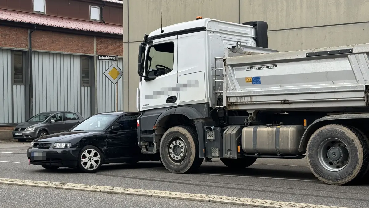Zu einem Unfall auf der B 28 auf Höhe der Autowerkstatt A.T.U. ist es am Donnerstagvormittag gekommen.