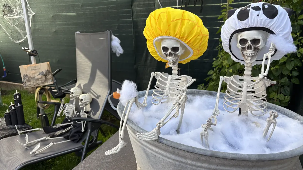 In der Ermsstraße in Bempflingen geht es schaurig entspannend zu. Das Grusel-Motto dieses Jahr ist der Halloween-Spa.